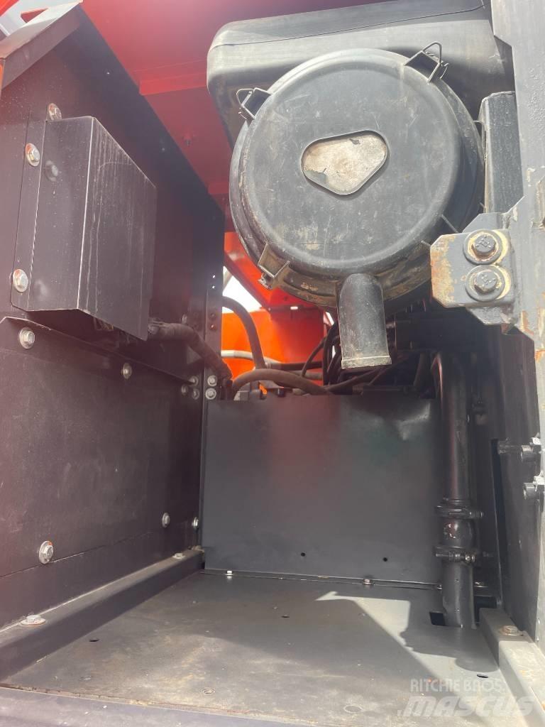 Hitachi ZX 240 Pásová rýpadla