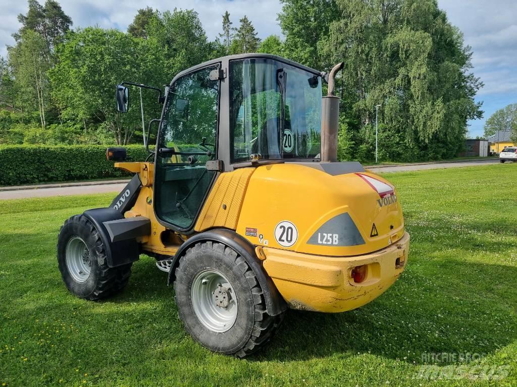 Volvo L25B Smykem řízené nakladače