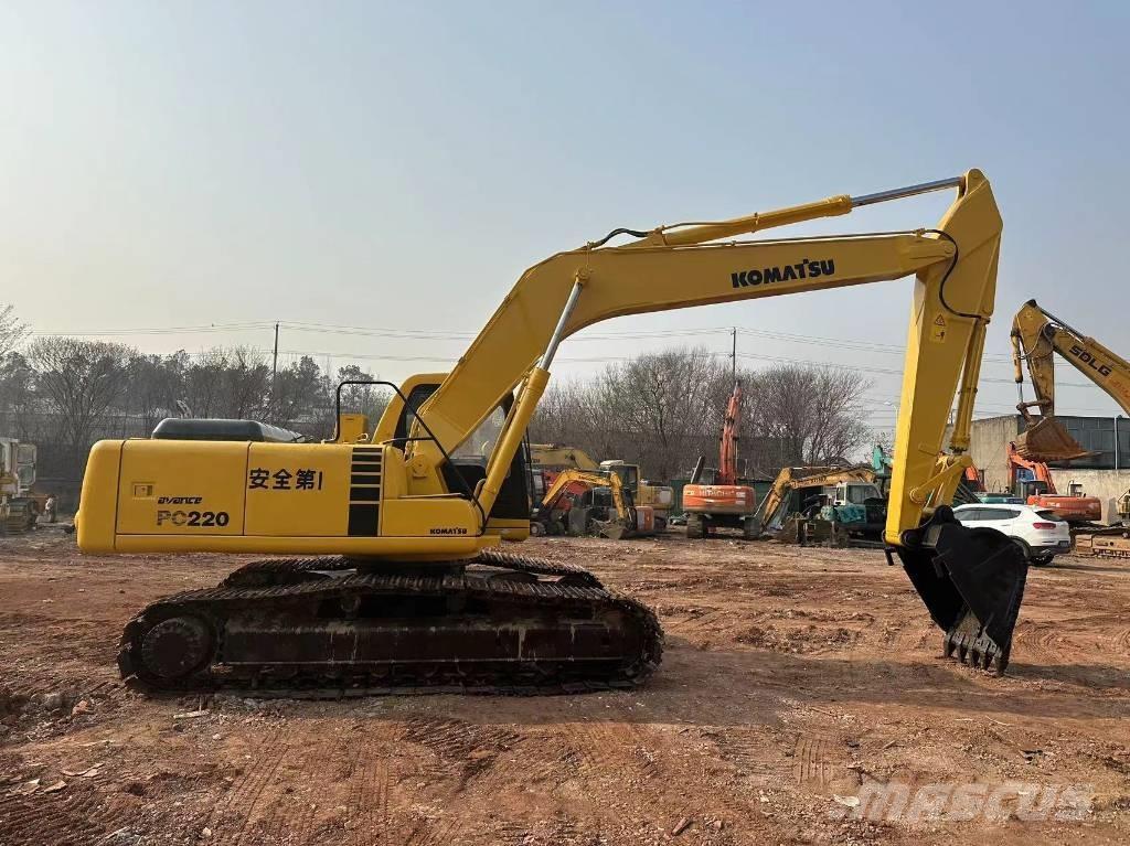Komatsu PC 220 Pásová rýpadla
