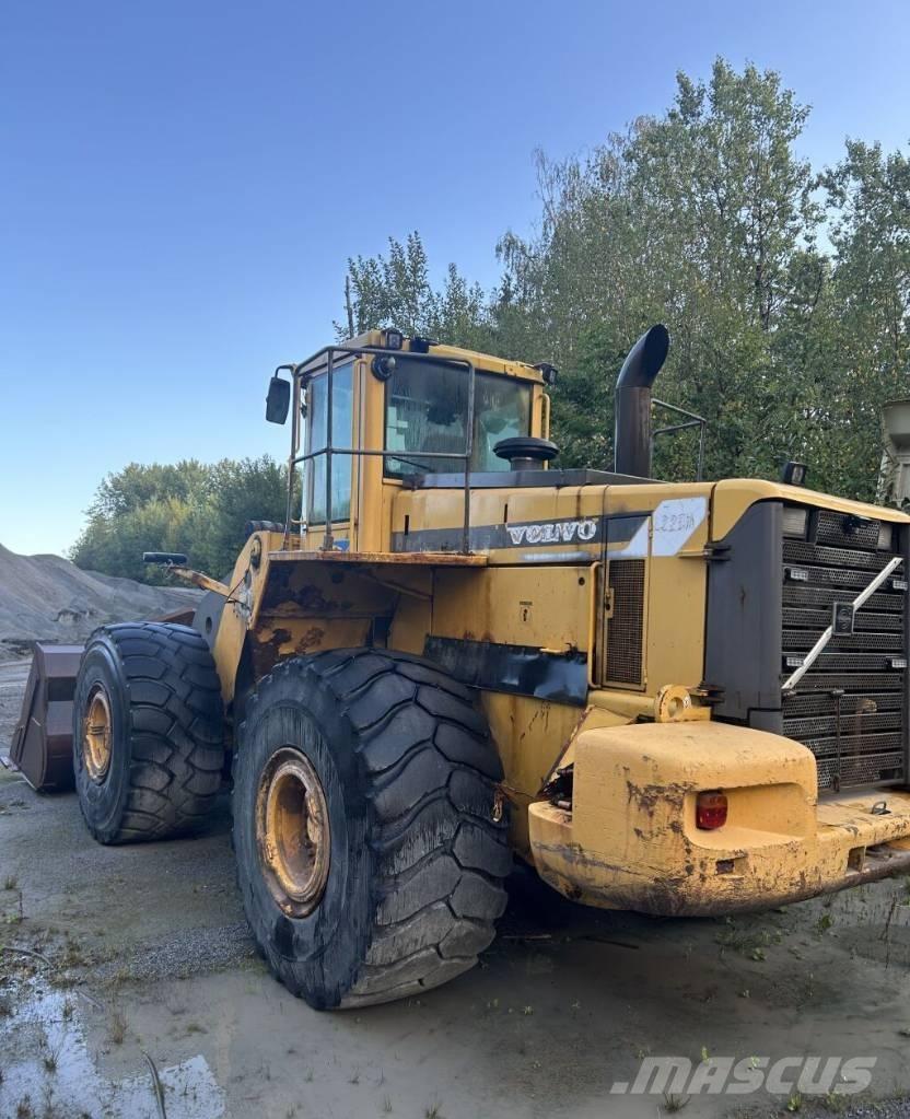 Volvo L 220 D Kolové nakladače