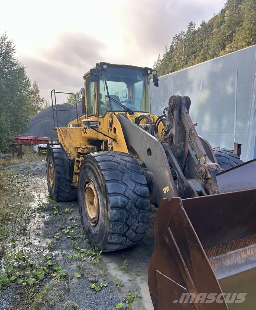 Volvo L 220 D Kolové nakladače