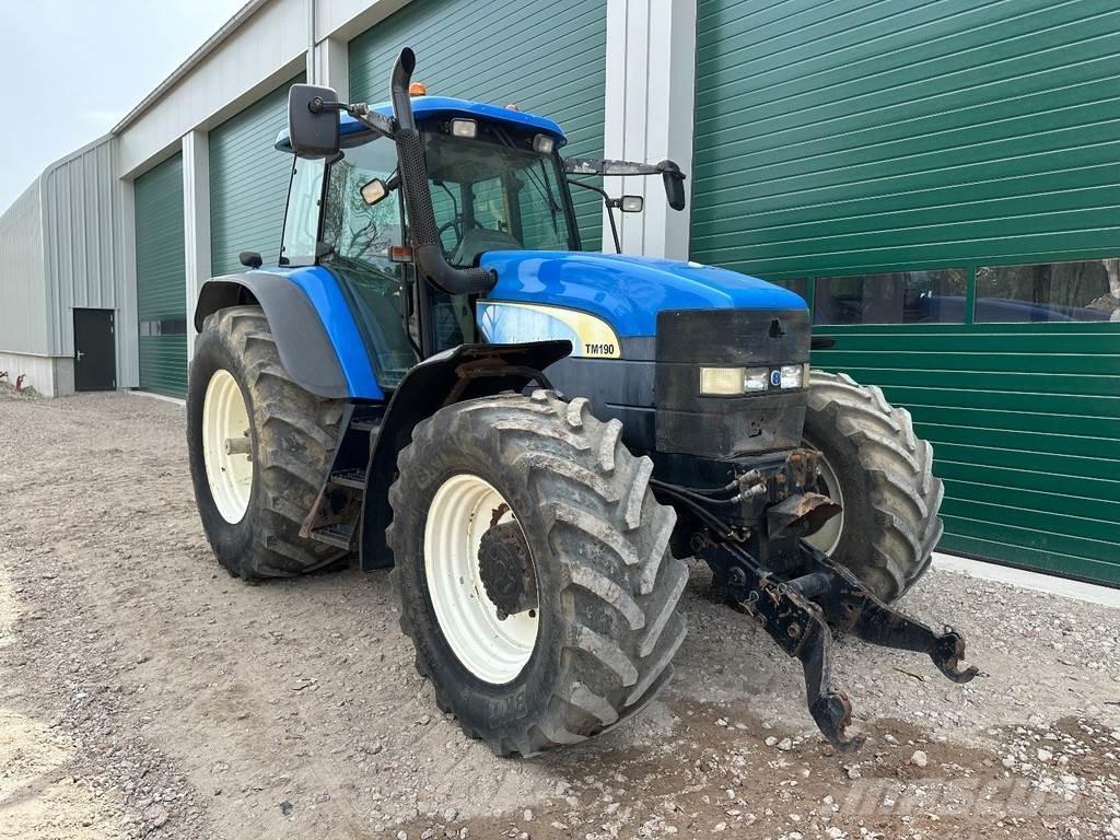 New Holland TM 190 Traktory