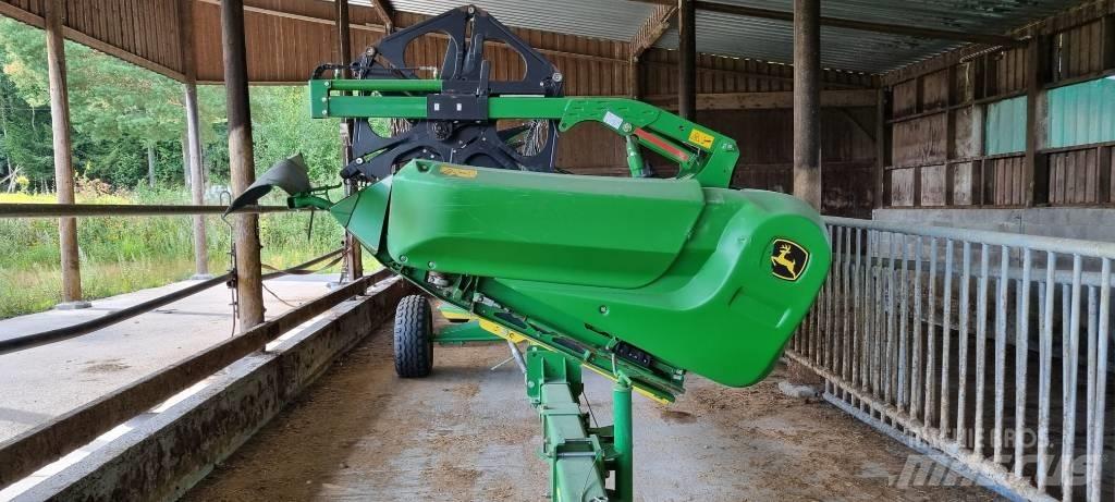 John Deere 625 X Kombajnové hlavice