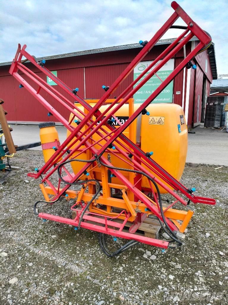 Junkkari 900 / 12 Nesené postřikovače