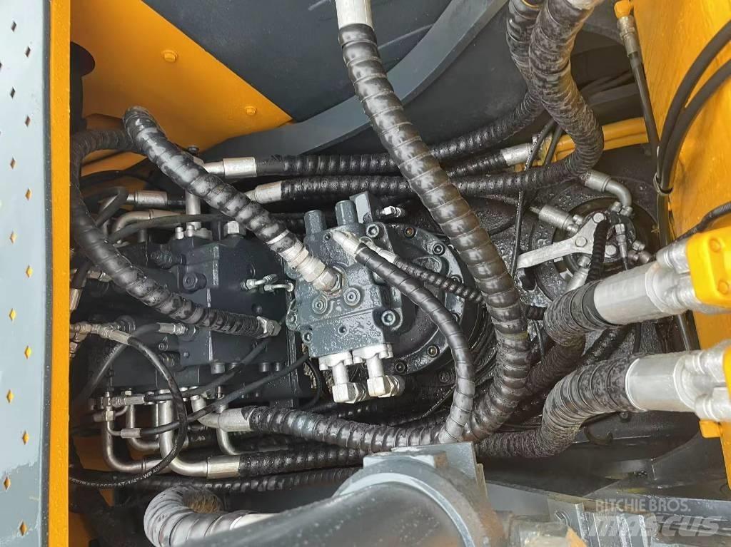 Hyundai R220 Pásová rýpadla
