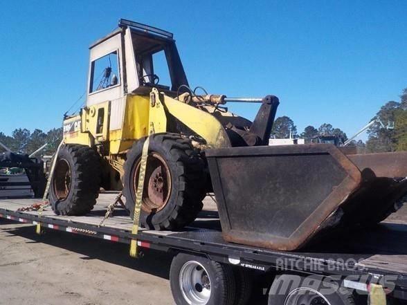 CAT 910 F Kolové nakladače