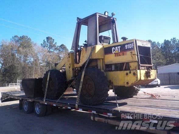 CAT 910 F Kolové nakladače