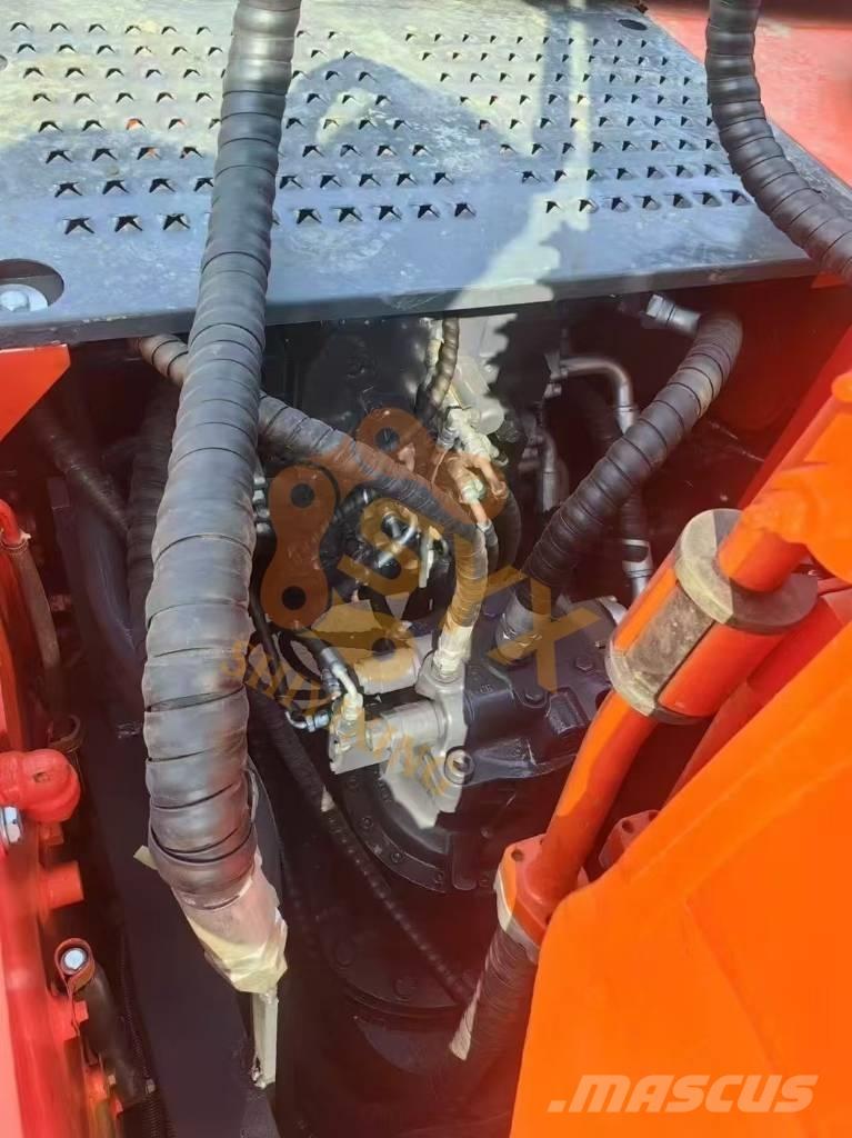 Doosan DX 225 LC Pásová rýpadla