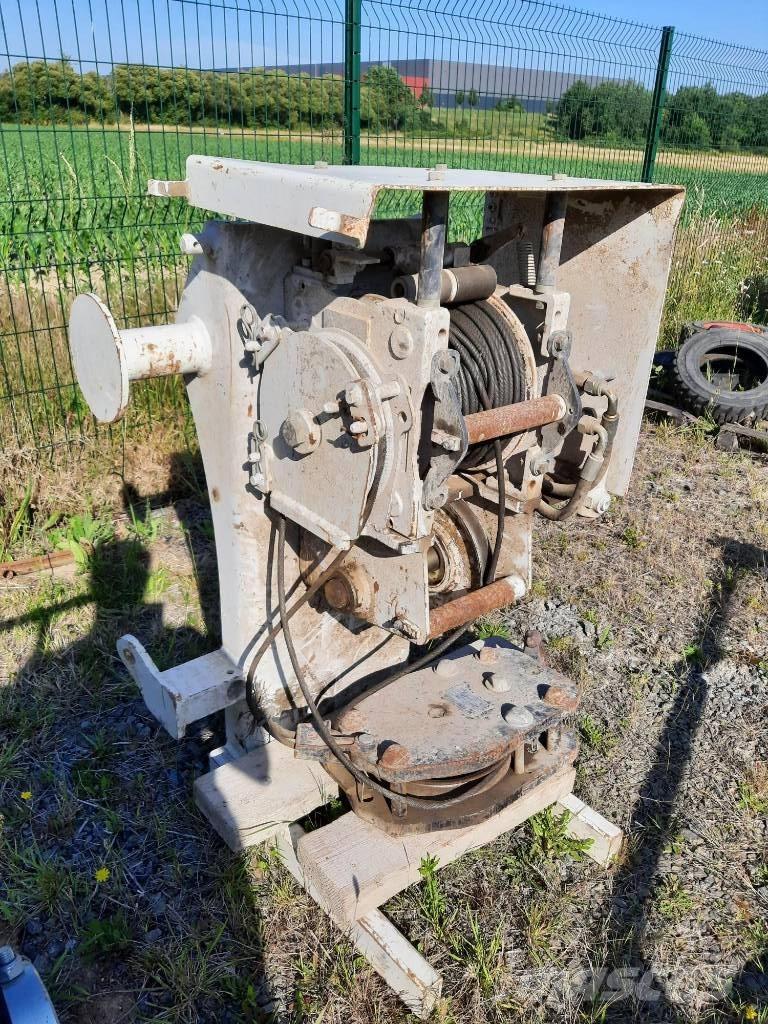 Bobcat Treuil / Winch Teleskopické manipulátory