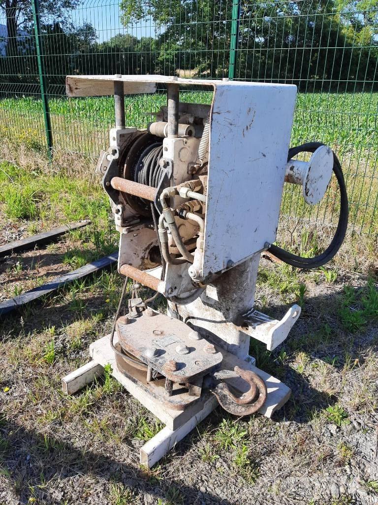 Bobcat Treuil / Winch Teleskopické manipulátory