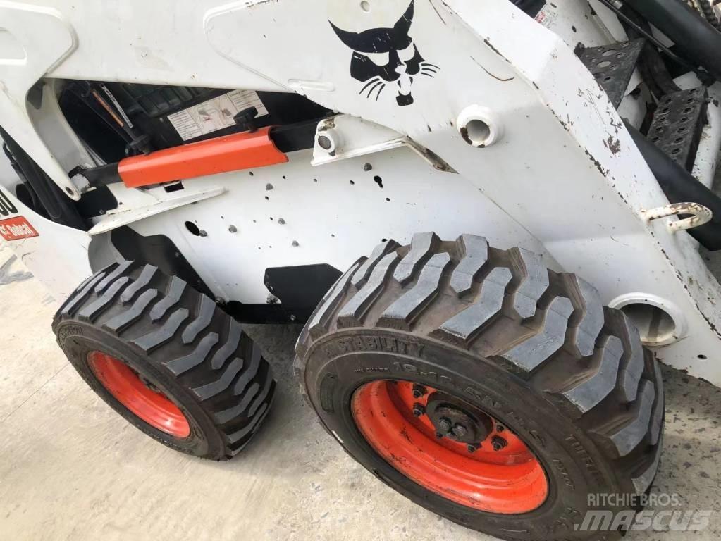 Bobcat S 300 Smykem řízené nakladače