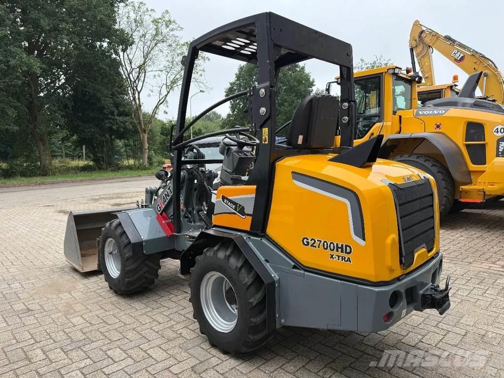 GiANT G2700 Kolové nakladače