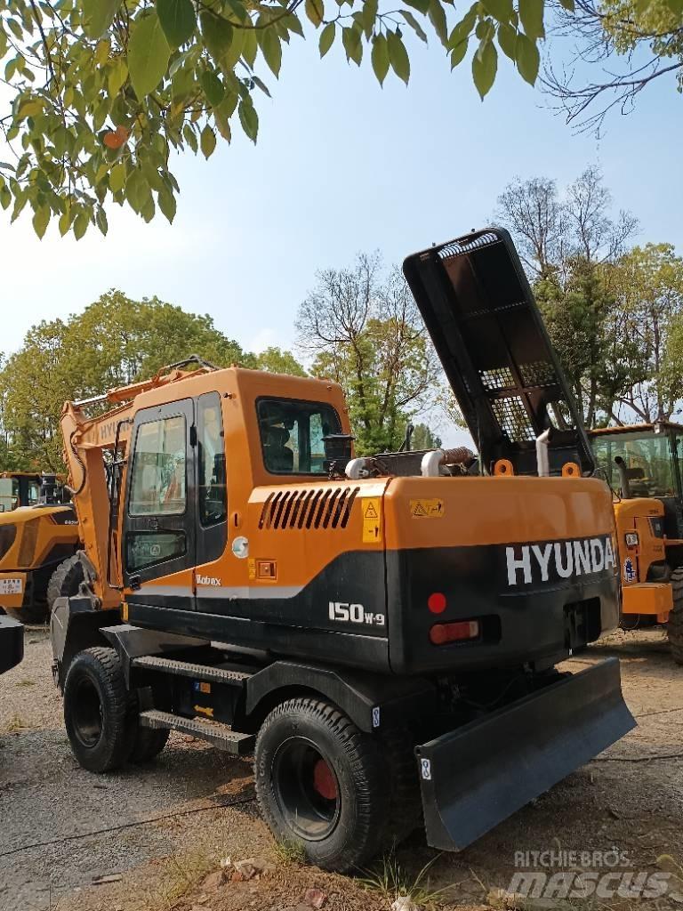 Hyundai 150W-9 Pásová rýpadla
