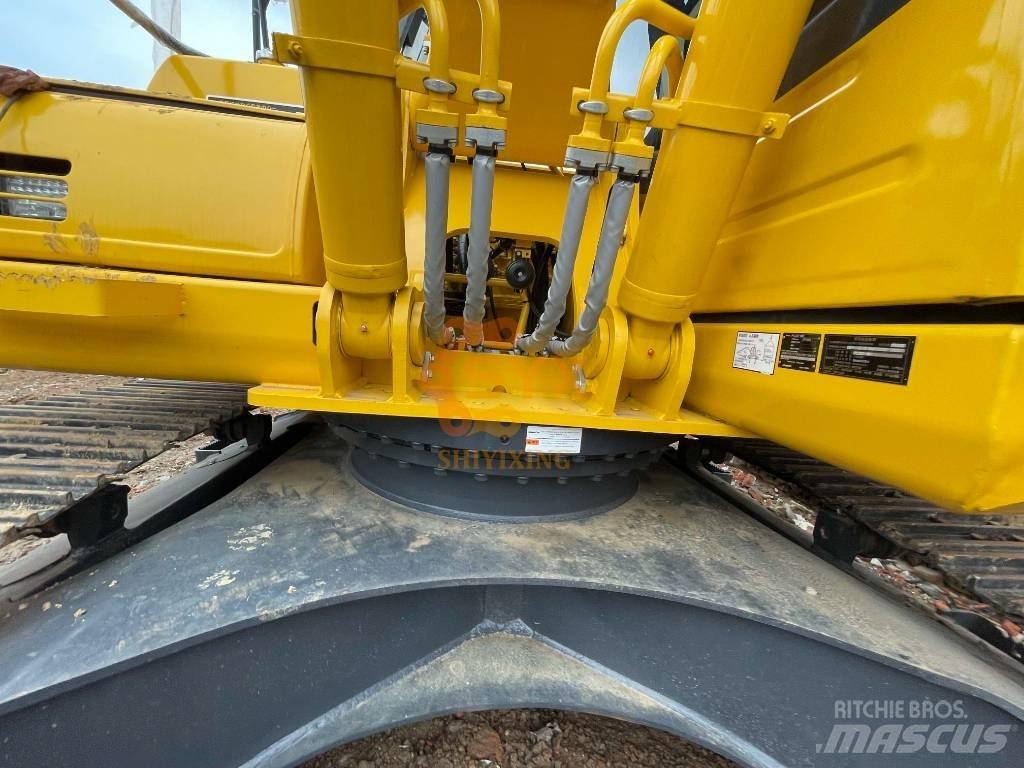 Komatsu PC 220 Pásová rýpadla
