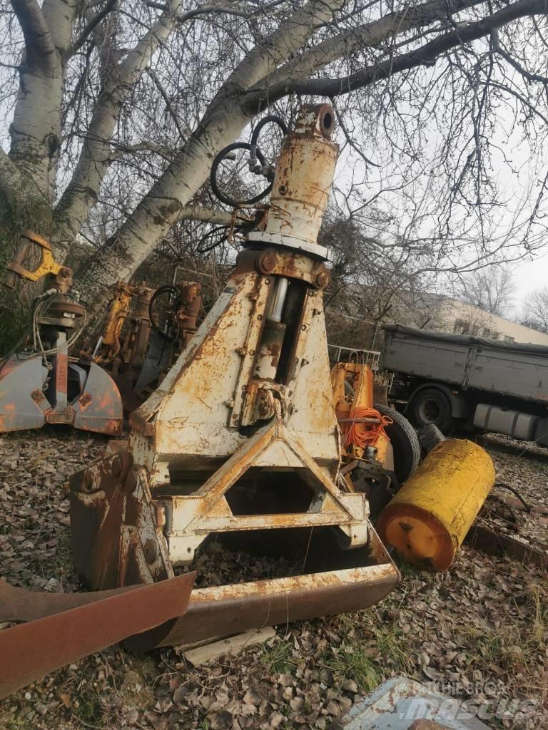 O&K 45t Klešťové drapáky