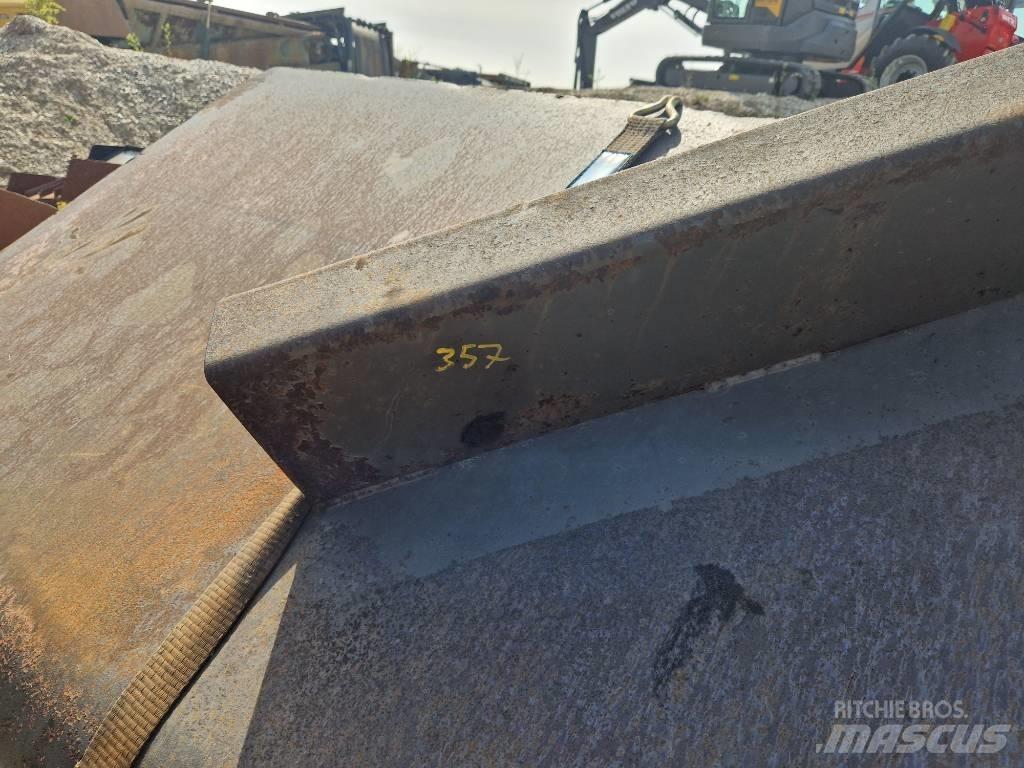Volvo L 180 Lopaty