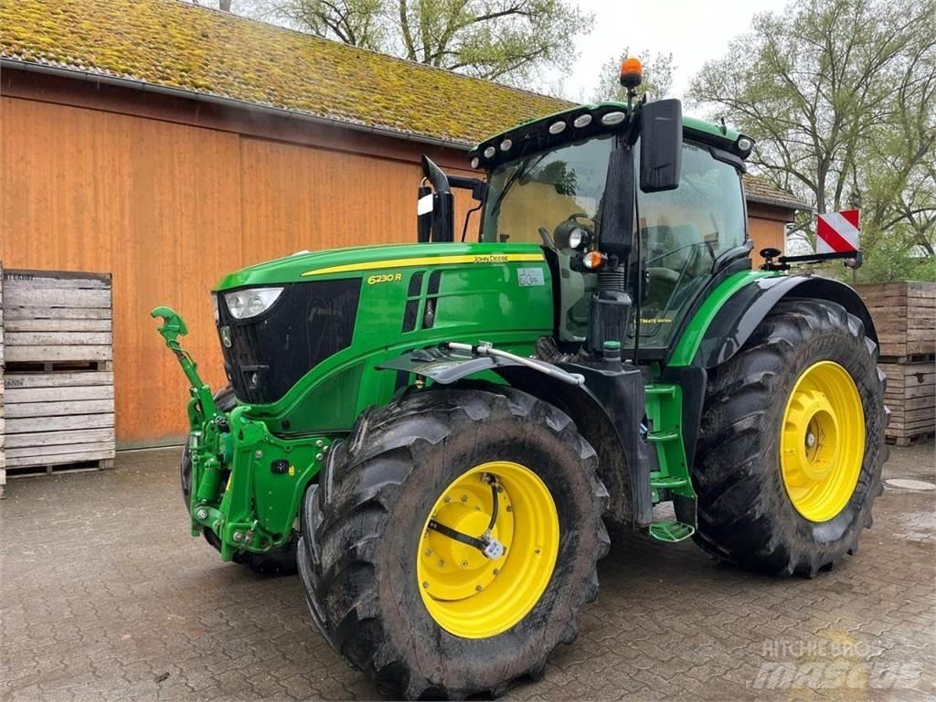 John Deere 6230R Traktory
