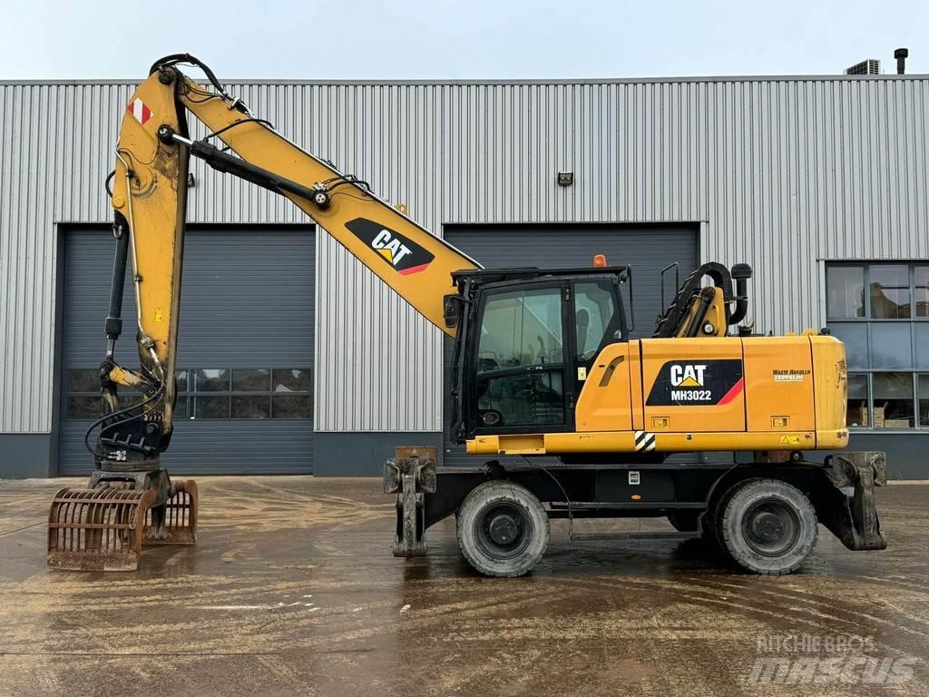CAT MH3022 Speciální bagry