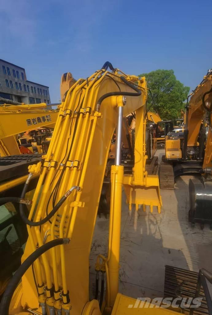 Komatsu PC 220-8 Pásová rýpadla