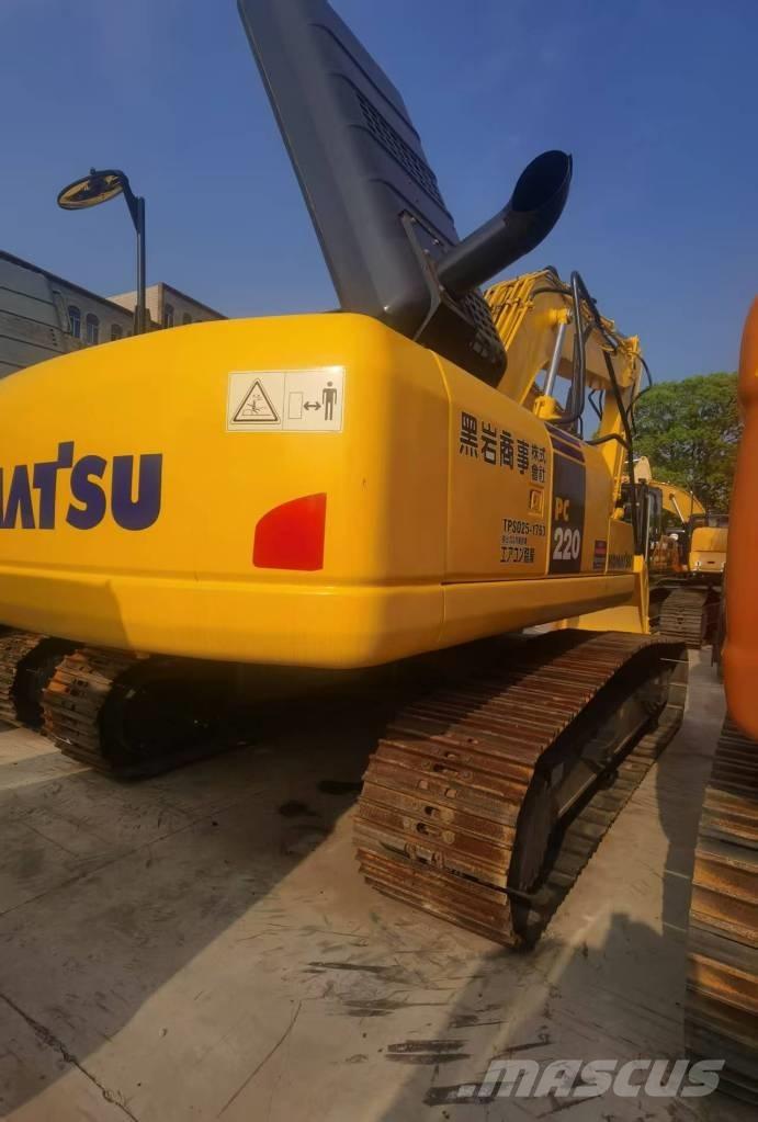 Komatsu PC 220-8 Pásová rýpadla