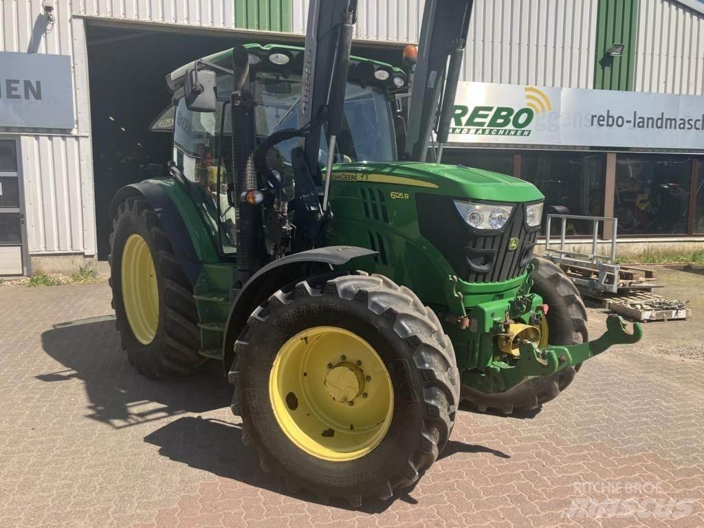 John Deere 6125R Traktory
