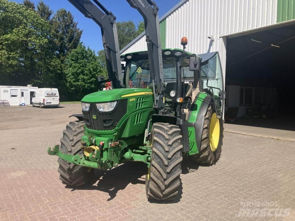 John Deere 6125R Traktory