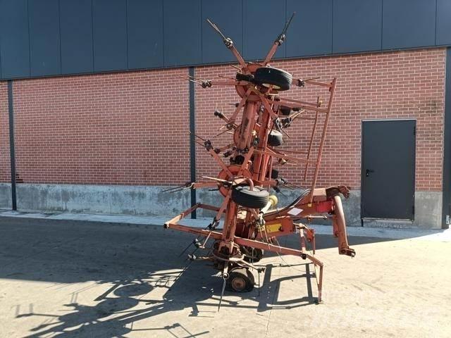 Kuhn GF8501 MH Obraceče a shrabovače sena