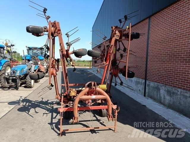 Kuhn GF8501 MH Obraceče a shrabovače sena