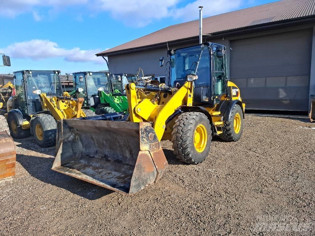 CAT 908M Kolové nakladače