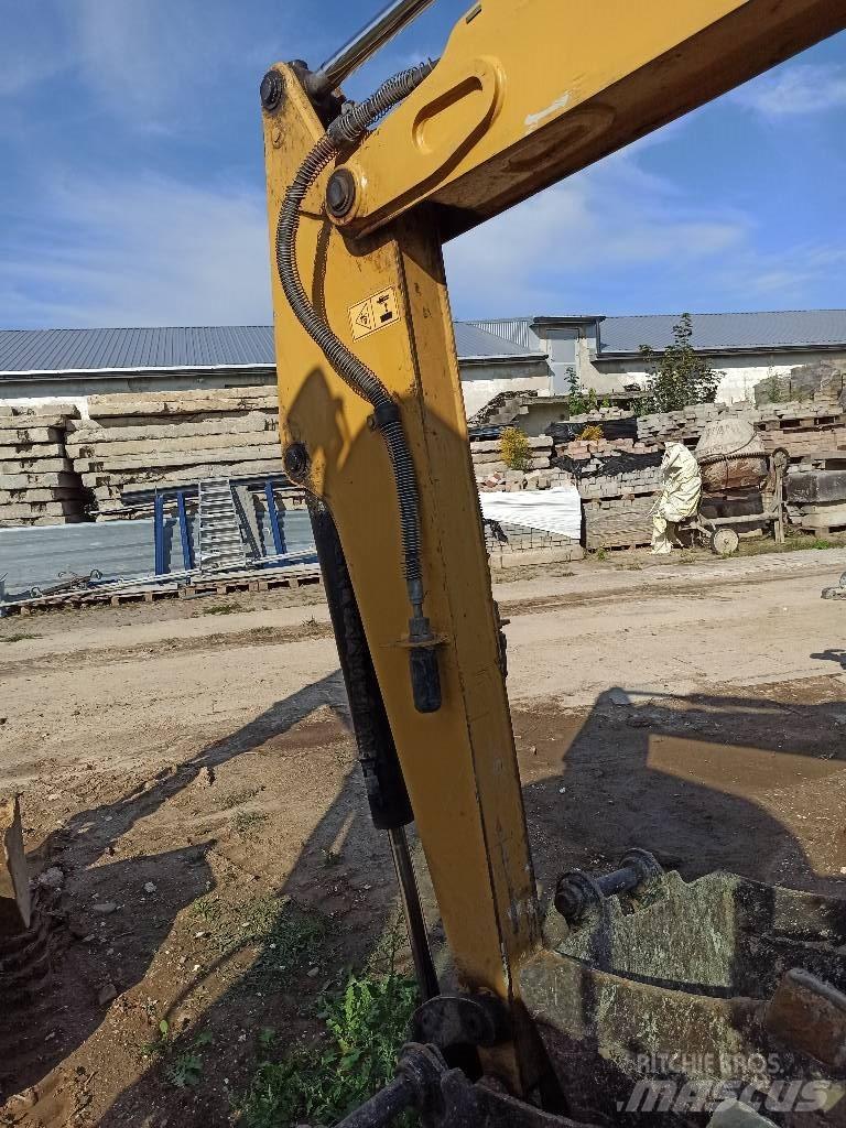 CAT 302.5 C Mini rýpadla < 7t