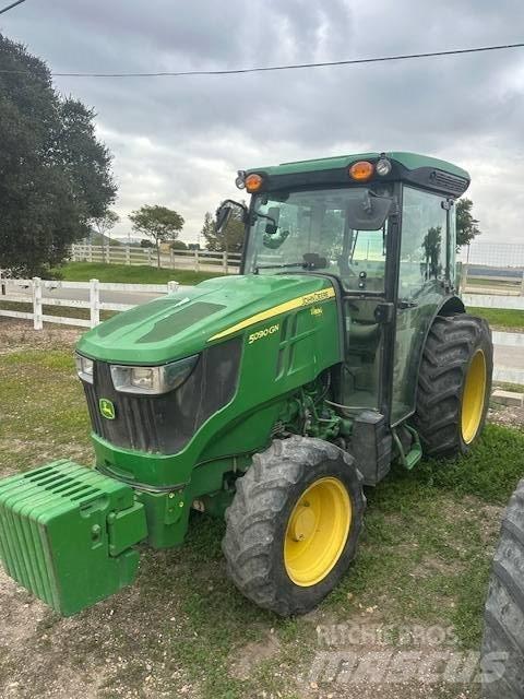 John Deere 5090 GN Traktory