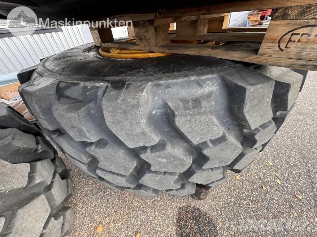 Trelleborg EMR1030 Pneumatiky, kola a ráfky
