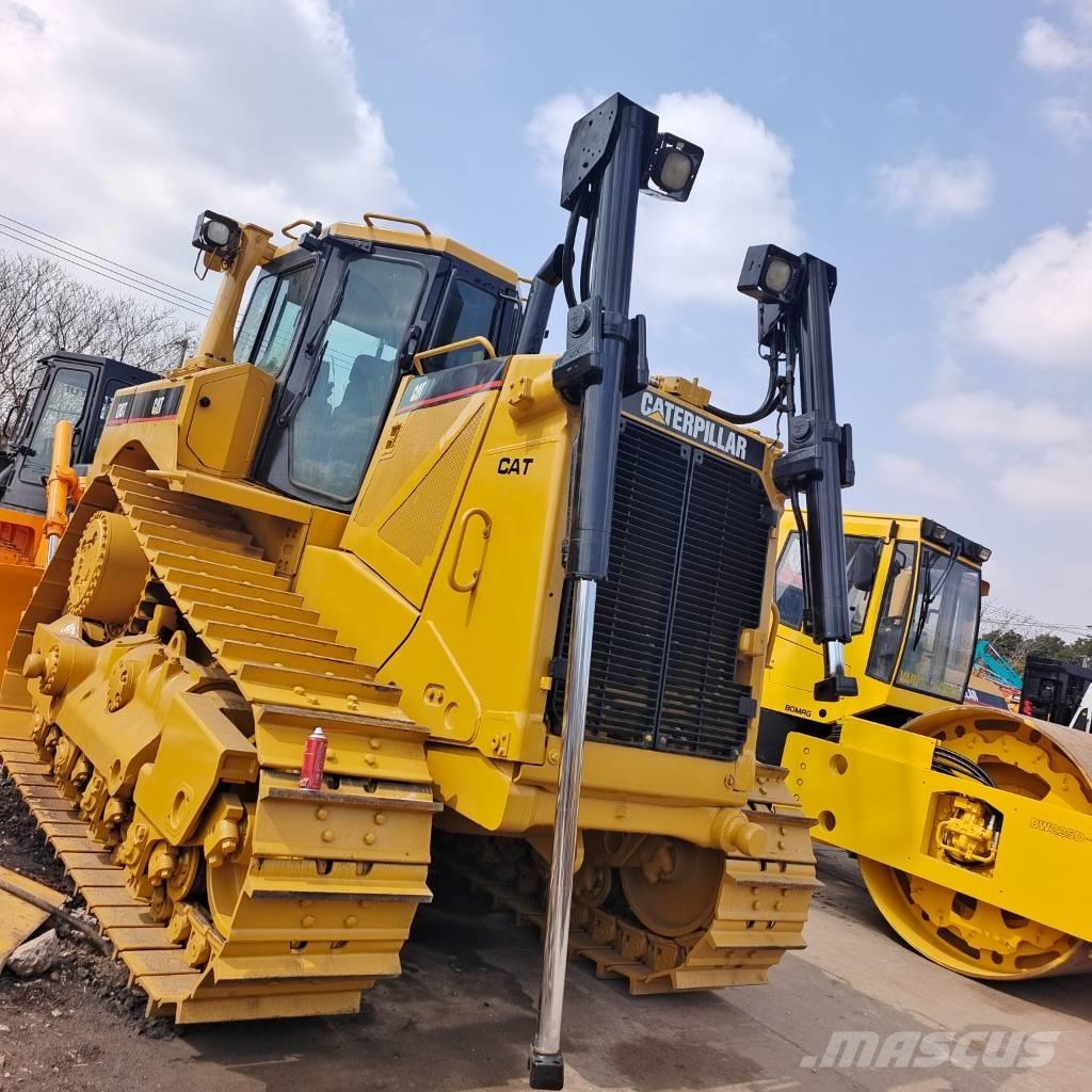 CAT D 8 T Pásové dozery