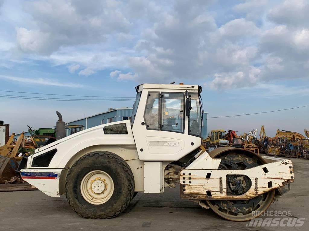 Bomag BW 213 D H-4 Tahačové válce