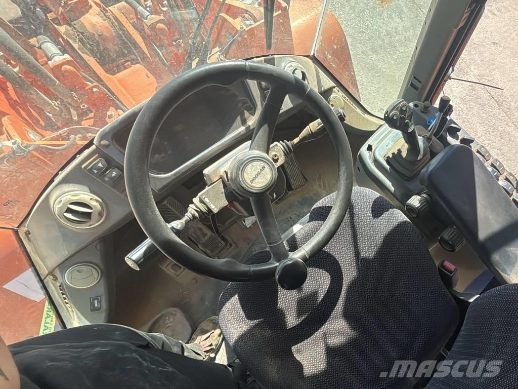 Doosan DL 250-3 Kolové nakladače