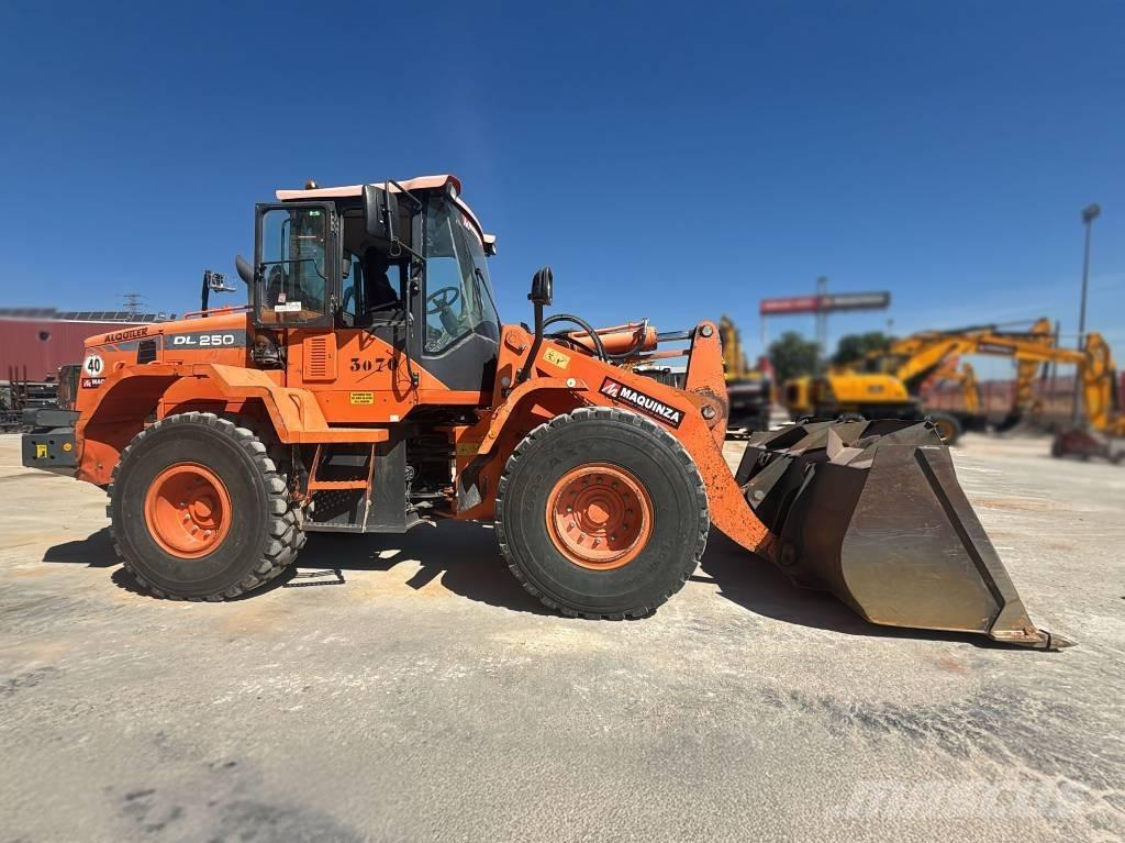 Doosan DL 250-3 Kolové nakladače