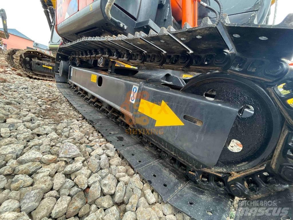 Hitachi ZX 70 Midi rýpadla 7t - 12t