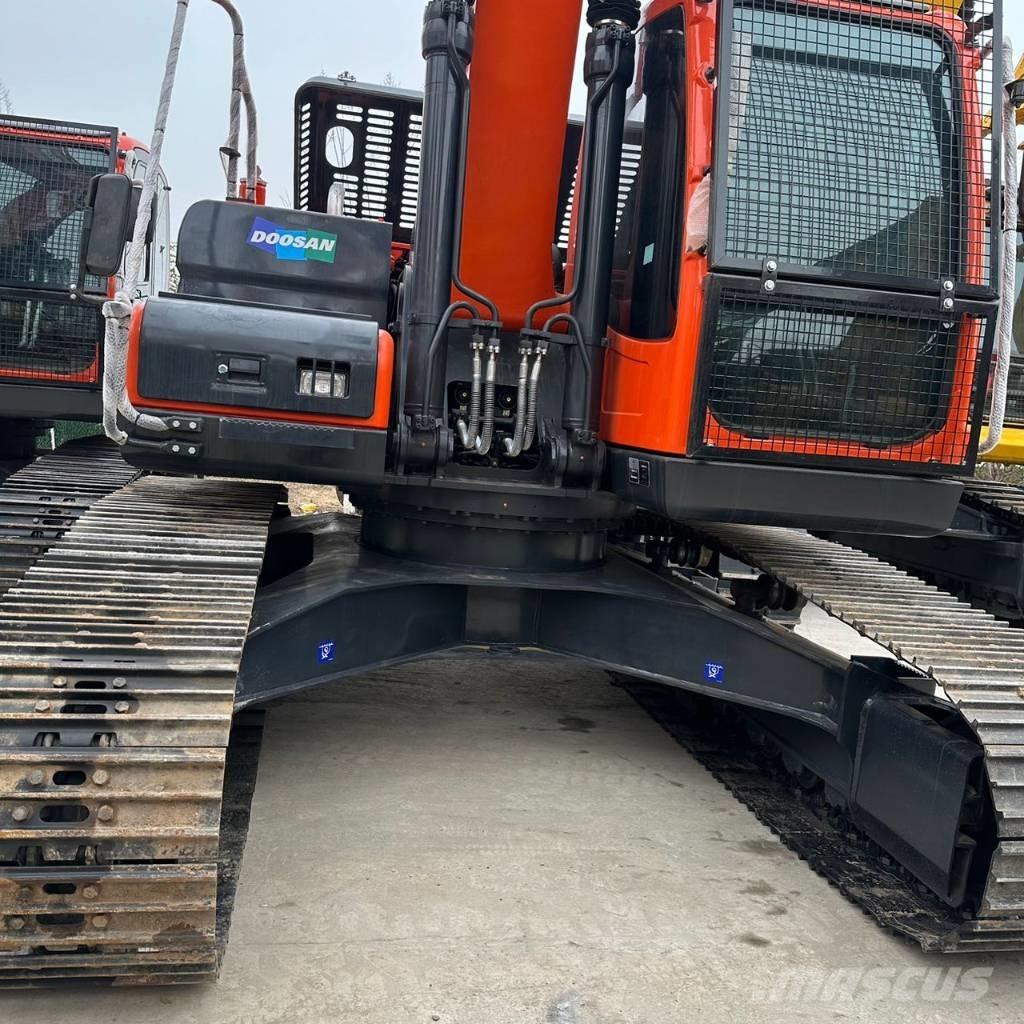 Doosan DX225LC-9C Pásová rýpadla