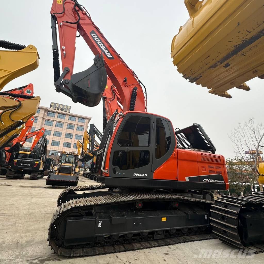 Doosan DX225LC-9C Pásová rýpadla