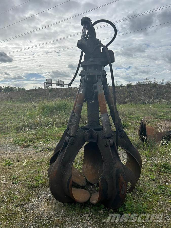 Liebherr 30t Klešťové drapáky