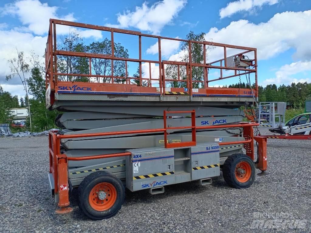 SkyJack SJ 9250 Nůžková zvedací plošina