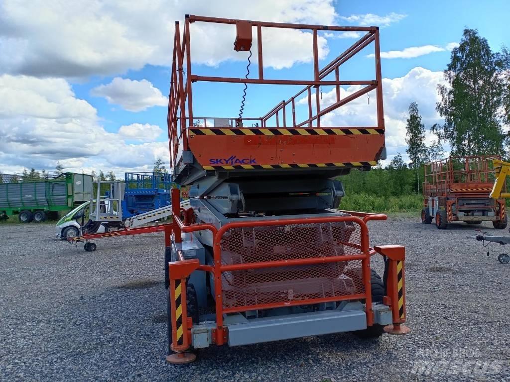 SkyJack SJ 9250 Nůžková zvedací plošina