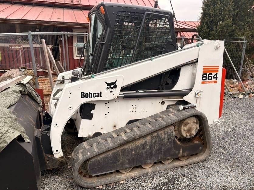 Bobcat 864H Smykem řízené nakladače