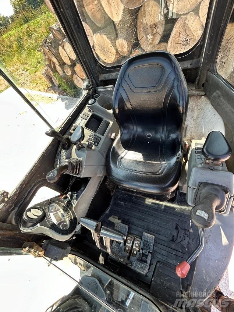 Bobcat E 25 Mini rýpadla < 7t