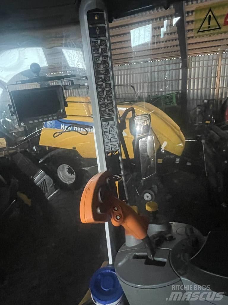 New Holland CS660 Sklízecí mlátičky