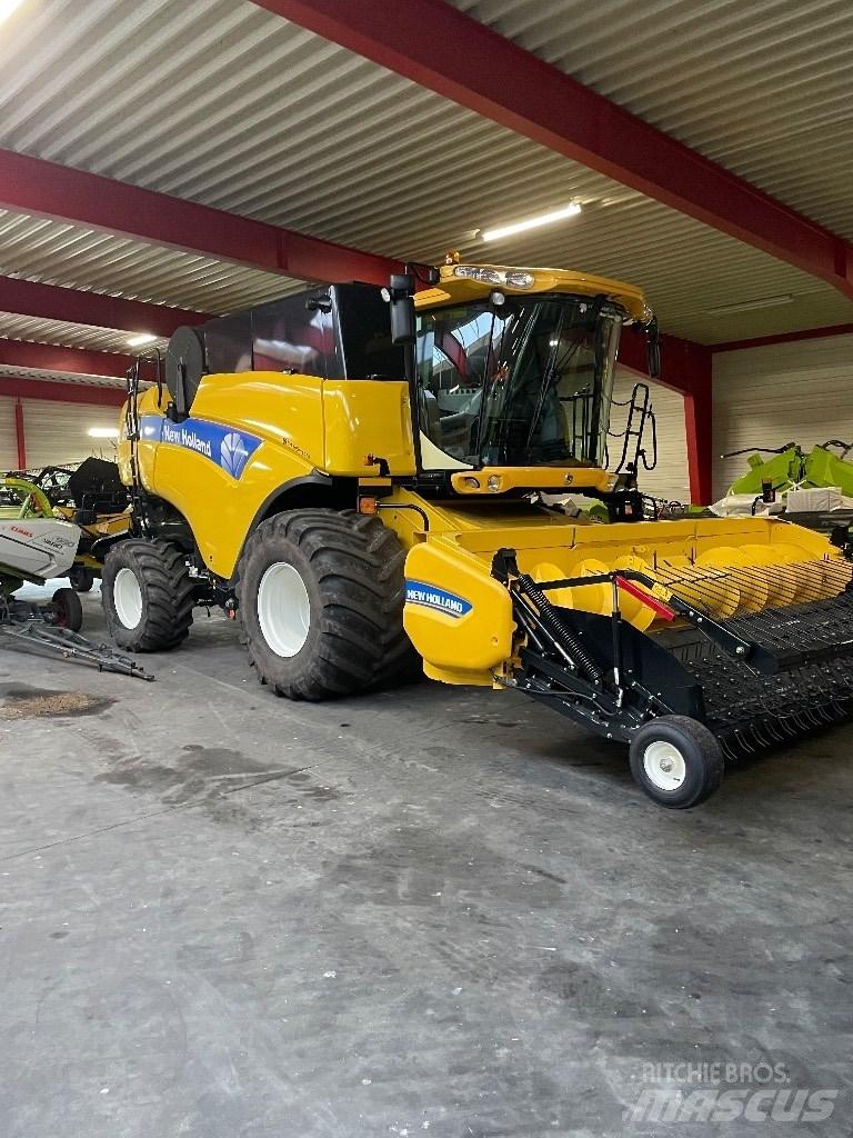 New Holland CX 8080 Sklízecí mlátičky