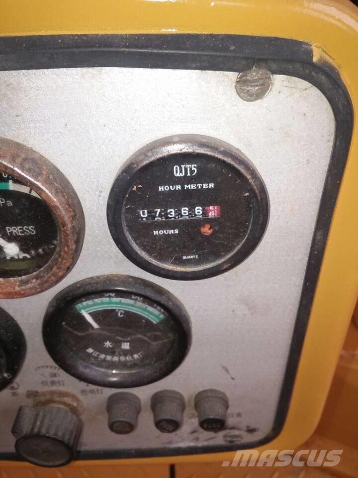 CAT D 7 G Pásové dozery