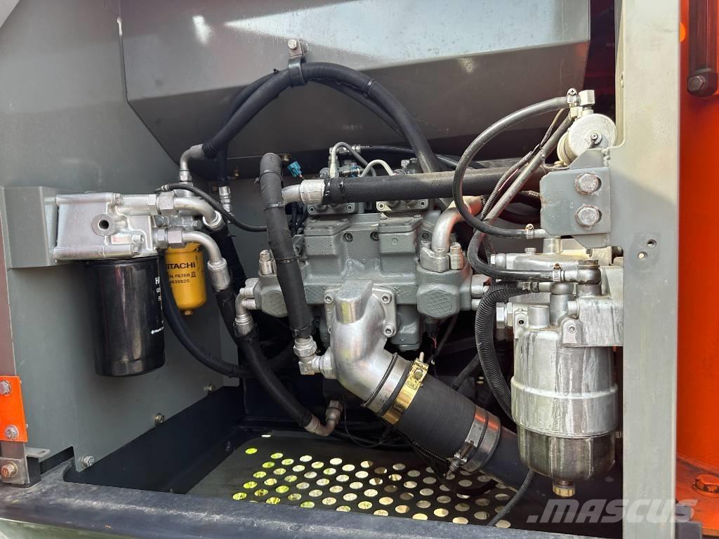 Hitachi ZX200 Pásová rýpadla