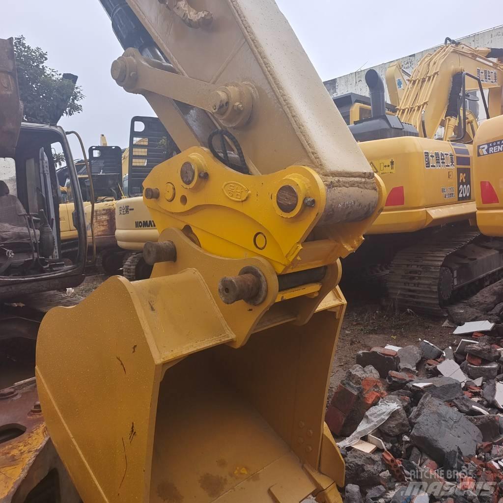 CAT 320 D Pásová rýpadla
