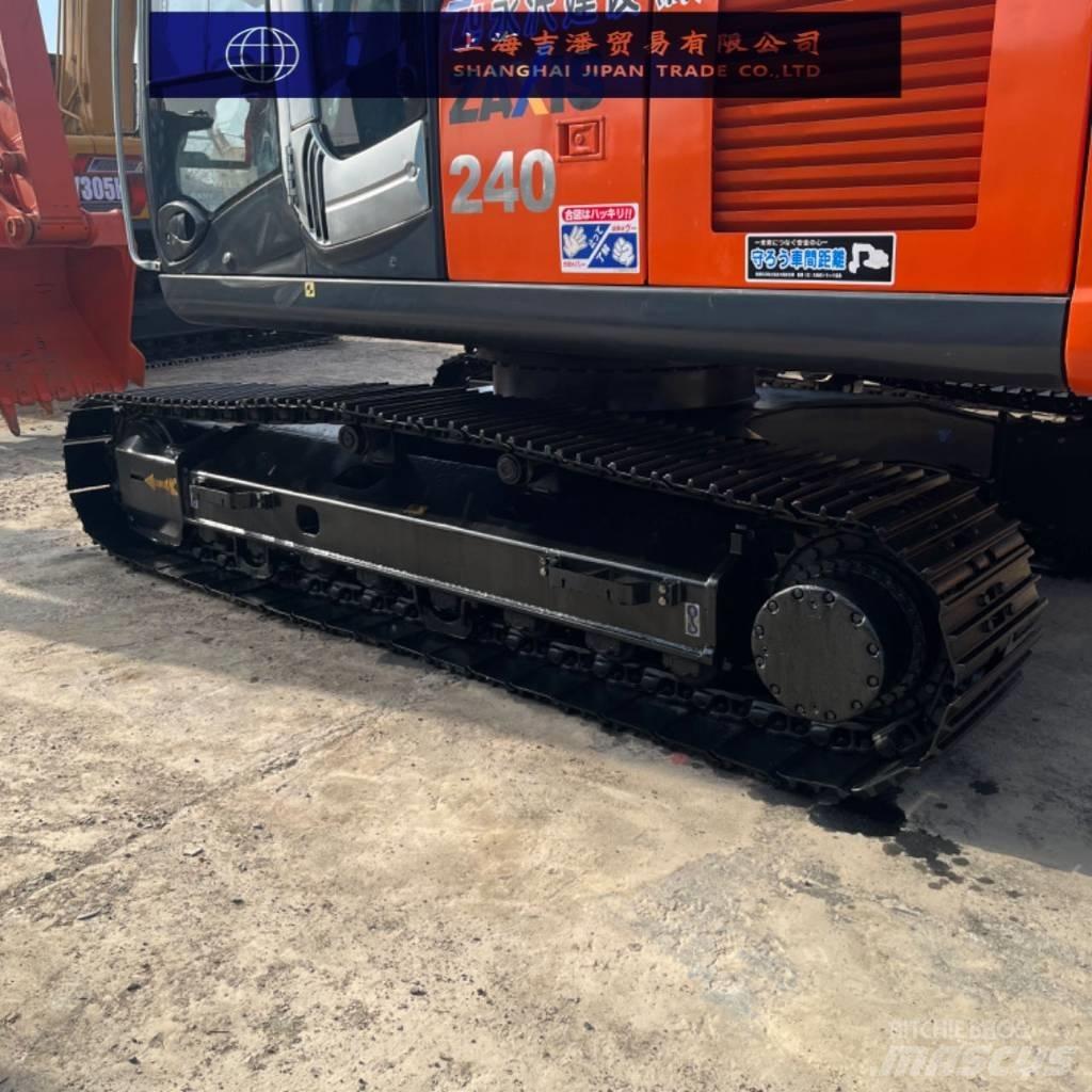 Hitachi ZX 240 Pásová rýpadla